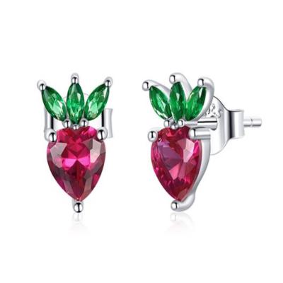 China Low Moq Cute Strawberry Stud Earrings Good Prices Sterling Silver Fashion Popular Red Zircon Small Heart Shaped Earrings for sale