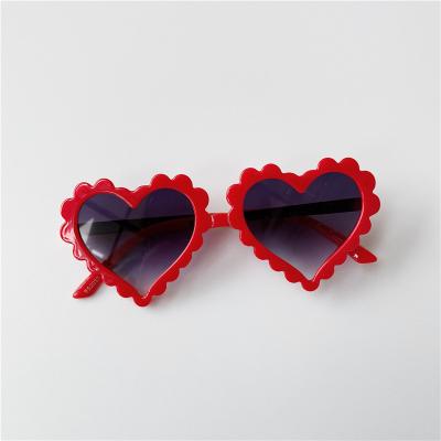 China Trending Wholesale Sun Fashion Toddler Glass Girls Kids Sunglasses Heart Shape Lovely Sunglasses For Kids for sale