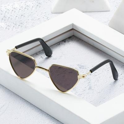 China Fashion Metal Heart Pet Sunglasses Sun Protection Stocked Glasses Available In Many Colors Toys Pet Accessories Cat Dog Glasses for sale