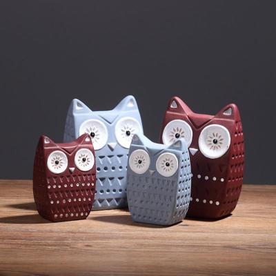 China 100% Handmade Modern Simplism Style Owl Shape Gifts And Crafts Porcelain Table Decorations for sale