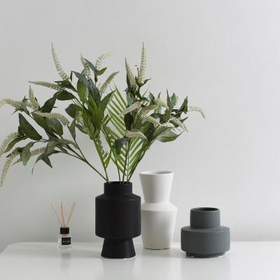 China 100% Handmade Modern Simple Nordic Flower Vase Style Home Decors Supplying Ceramic Vase for sale