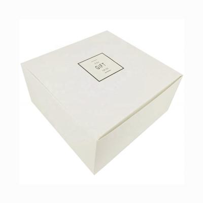 China Recyclable White Gift Box White Paper Box For Cake Cookies Candy And Soap for sale