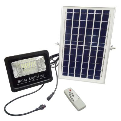 China Garden Led 50W 100W Solar Power Flood Dusk To Dawn Outdoor IP66 Led Flood Light for sale