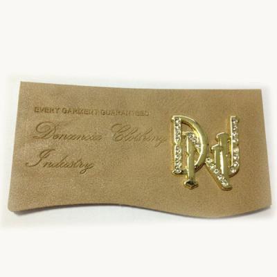 China Sustainable Fashion Customizable Logo Labels With Metal Bage for sale