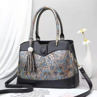 China 2021 Newest Wholesale PU Ladies Luxury Handbags Stripe Designer Handbag Long For Women for sale