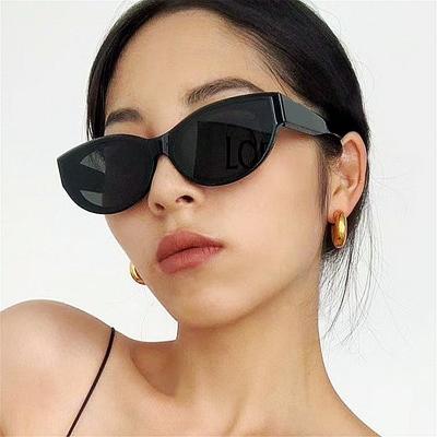 China Fashion Sunglasses 2022 Retro Men's Women's Personality Small Frame Rectangle Sun Glasses Cat Eye Oval Sunglasses for sale