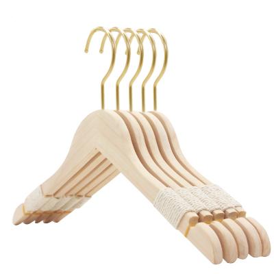 China Minimalist Wooden Hangers for Customized Logo Wholesale Premium Wooden Factory Professional Price Clothes Manufacturer Popular Hanger for sale