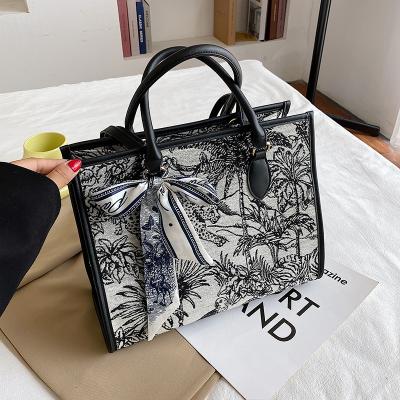 China Other Fashion Printing High Capacity Ladies Handbag Canvas Tote Bag High Quality Canvas Tote Bag for sale