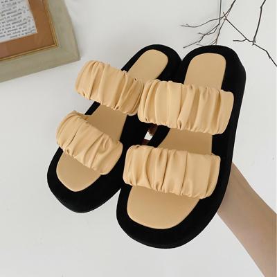 China CUSHIONING NEW 2021 summer shoes woman slides slippers pleated PU slippers soft sandals fashion leisure thick flat bottom mules 35 - 40 for sale