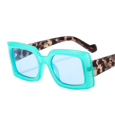 China Trending plastic square women 2022 Sun Glasses Sunglasses designer vintage hot sale fashion sunglasses new small for sale