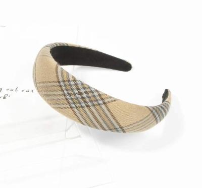 China Hair band heart like autumn and winter retro lattice wide edge sponge main circle for sale