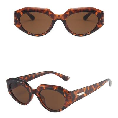 China Fashion Sunglasses Shape Metal Beam Retro Style Pilot Sunglasses for sale