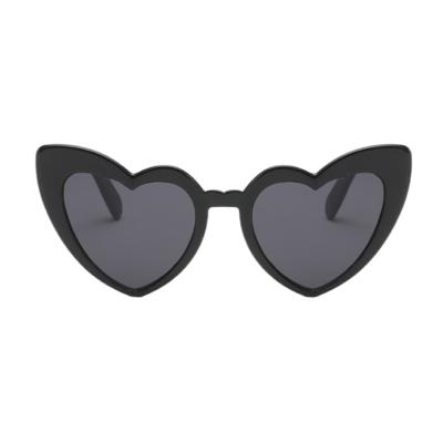 China Fashion Sunglasses Customize New Design Good Quality Women's Oversized Heart Shaped Sunglasses for sale