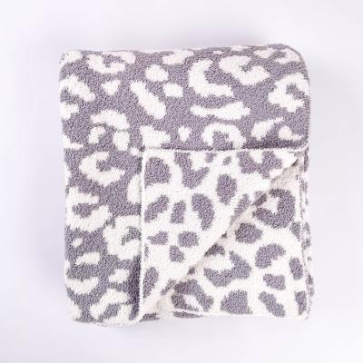 China Custom Luxury PORTABLE PORTABLE Quality Plus Size Furry Leopard 100% Polyester Yarns Knit Throw Blanket for sale