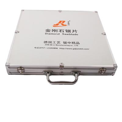 China Fashion Trendy Hot Selling Aluminum Carrying Case Customized Size Aluminum Case With Logo for sale