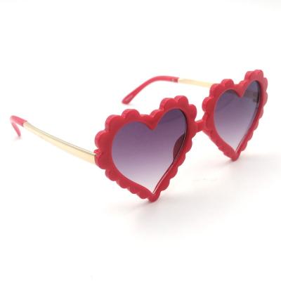 China New Party Heart Sunglasses Kids Sunglasses Custom Made High Quality Heart Shaped Gradient Logo Gradient Luxury Eyewear for sale