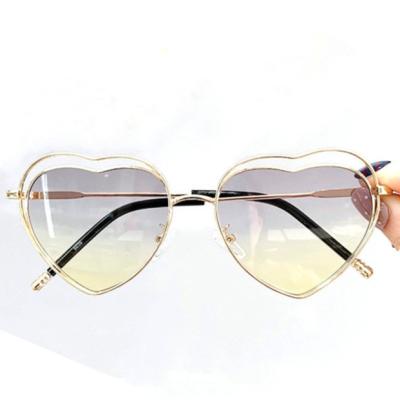 China Famous designer sunglasses brands metal gradient colored sunglasses heart design your own heart kids sunglasses 2022 for sale