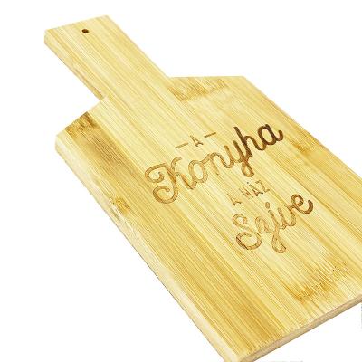 China Sustainable Kitchen Gift Set Serving Yellow Wooden Panel Balance Wood Color Bamboo Cutting Board With Handle for sale