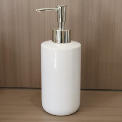 China Simple White Ceramic Shower Style Soap Dispenser Stocked Upright Lotion Bottle In Home And Kitchen for sale