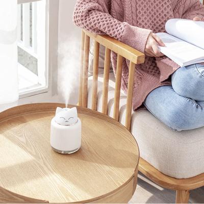 China Creative Mini Humidifier Creative Cute Bedroom Home Small USB Car Pet Gift Air Spray Mute Desktop Humidifier for sale