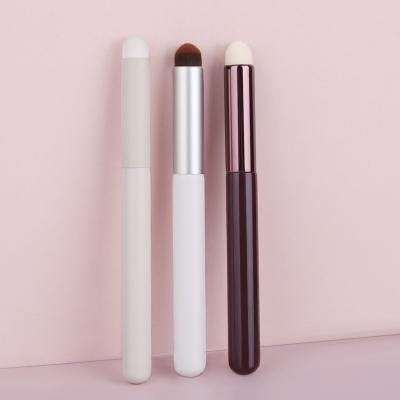 China Smudge Brush New Design High Quality Lip Brush Round Hair Concealer Brush Light Handle Makeup Brush Set Wholesale for sale