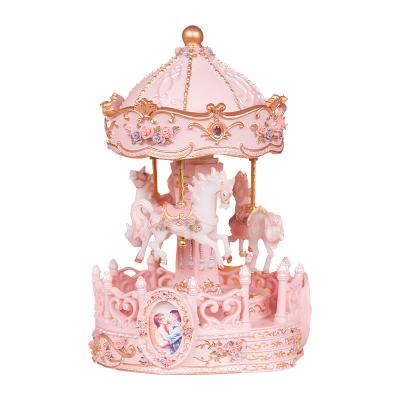 China Crystal Ball Merge with 3-Horse Music Box Carousel with Photo View Gift for Kids Friends, Modern Design Colorful Resin Lights Carousel Music Box for sale