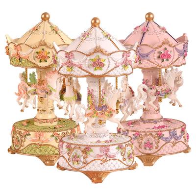 China Professional Resin Factory 3-Horse Custom Resin Music Box Carousel Decoration Wind-Up Carousel Horse Music Box for sale