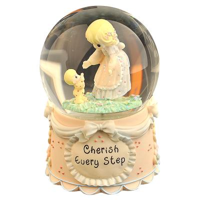 China Europe Factory Professional Souvenirs Cherish Every Step Resin Snow Globe Wholesale Custom Mum Sends Child Music Box for sale