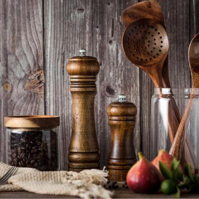 China Sustainable Adjustable Vintage Colors Oak Grinder Wooden Solid Wood Spice Pepper Mill Salt and Pepper Grinder Set for sale