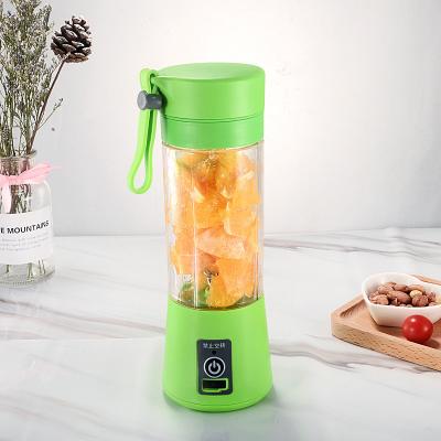 China Personal Car Juicer Blender Fruit Blender Blender Travel Blender with USB Rechargeable for sale