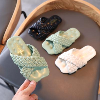 China Wholesale Fashion Cool Girls Casual Style Girls Sandals Slippers Casual Shoes Anti-odor Girls Slippers Sandals for sale