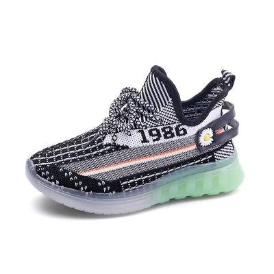 China New Design Anti-odor School Children Girls Sports Shoes Knitted Fashion Children Yeezy 350 Shoes for sale