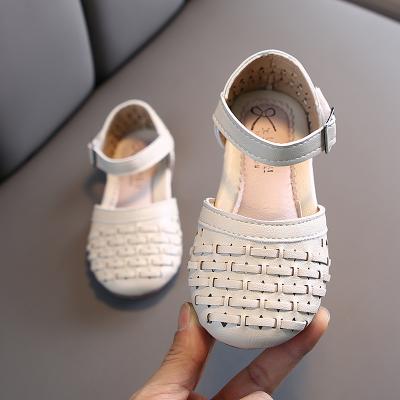 China Wholesale Anti-Smell Bamboo Weaving Casual Diary Use Comfortable Glitter Top Kids Girls Shoes Babies Sandals for sale