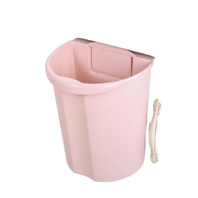 China Viable kitchen can be Nordic hung trash can household cabinet door without cover hanging large storage bucket trash can waste box for sale