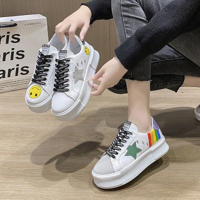 China 2021 new flat women's casual shoes breathable fashion trend fashion skateboard shoes flat low women's sportswear shoes for sale