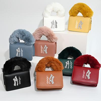 China Fashion 2020 Wholesale Amazon Mini Fur Handbags Fashion Trendy Famouse Brand Purse And Handbags For Women for sale