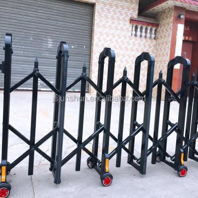 China Manual push and pull Aluminum Alloy Retractable Safety Saudi Arabia Barrier Fencing And Security Barriers for sale