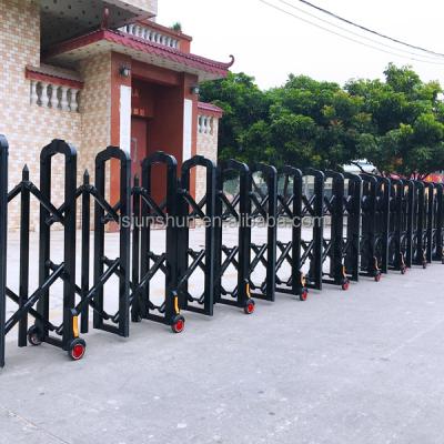 China Manual push and pull Portable Metal Retractable Traffic Road Safety Fencing Portable Expanding Security Barricade portable guardrail for sale