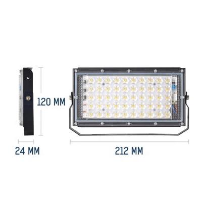 China Outdoor Garden Cabin Manufacturers Supply Low Voltage Portable Outdoor Waterproof 50w Detachable Floodlight 50w Led12v Battery Ma Outdoor Cabin Lighting for sale