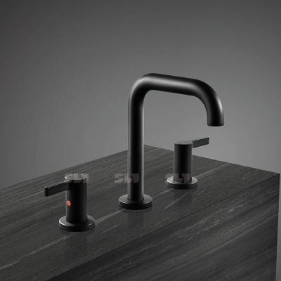 China Metered Faucets Wholesale Hot And Cold Water Faucet Bathroom Basin Faucet Brass Sink Taps Basin Faucets for sale