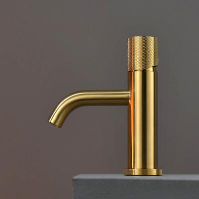 China Hot Metered Faucets Unique Design Cold Water Basin Faucet Taps Bathrooms Pull Down Gold Black Brass Mixer Taps For Bathroom for sale