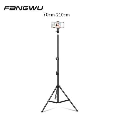 China Hot Selling Conveninet Mobile 360 ​​Tripod Stand for Live Streaming Show for sale