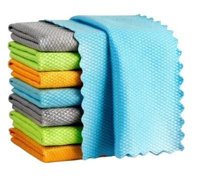 China 250GSM 40*40cm Microfiber Cleaning Cloth Fish Scale Kitchen Stocked Glass Towels for sale