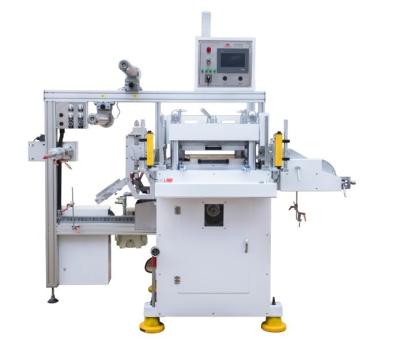 China Garment Shops Professional External Asynchronous Die Cutting Machine Cutter With Auto-Oil Control System for sale