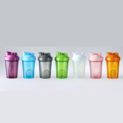 China 500ml 500ml BPA LOGO Plastic Water Bottles Free Custom Viable Gym Protein Bottle Shaker Bottle Plastic Water Bottle 400ml 600ml 20oz 25oz for sale