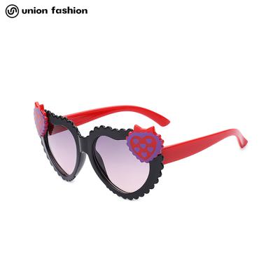 China New Trendy Strawberry Heart Shaped Fashion Sun Glasses Unions UV-blocking Sunglasses For Kids for sale