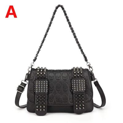 China Black Embossing Shoulder Bag Women Messenger Handbag Fashion Rivet Punk Key Print Skull Envelope Bag for sale