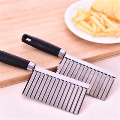 China Viable Multi-Function Potato Slicer Kitchen Fruit Knife Slicer Stainless Steel Wave Potato Veg Cutter for sale