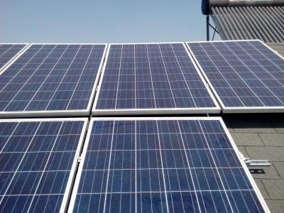 Cina Stia la micro famiglia sola 2.4KW sul sistema di energia solare di griglia con il pannello di PV in vendita