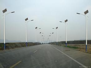 China 18v integró luces al aire libre accionadas solares solares de la luz de calle/LED en venta